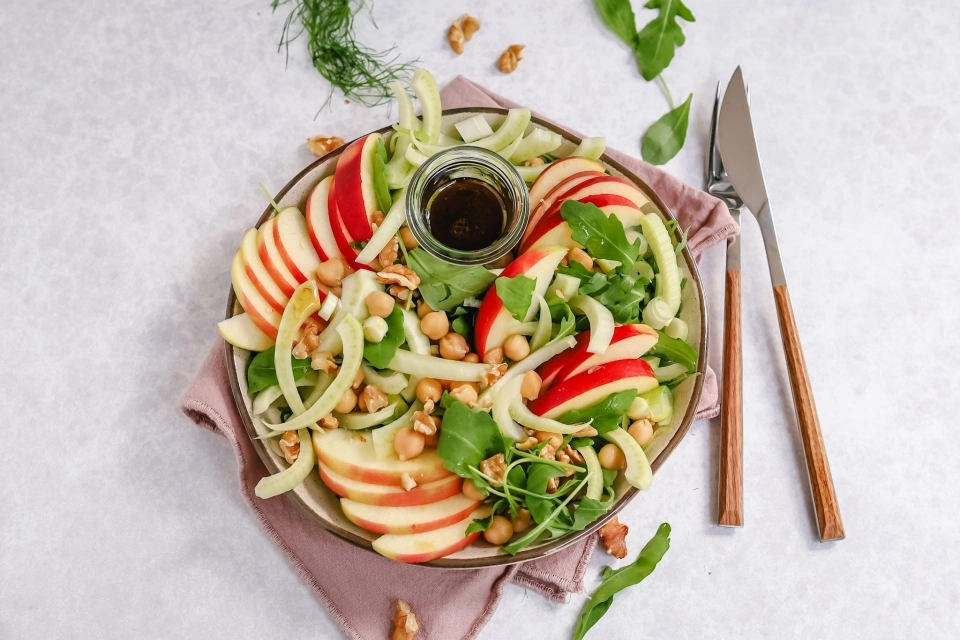Fennel salad with apple & chickpeas