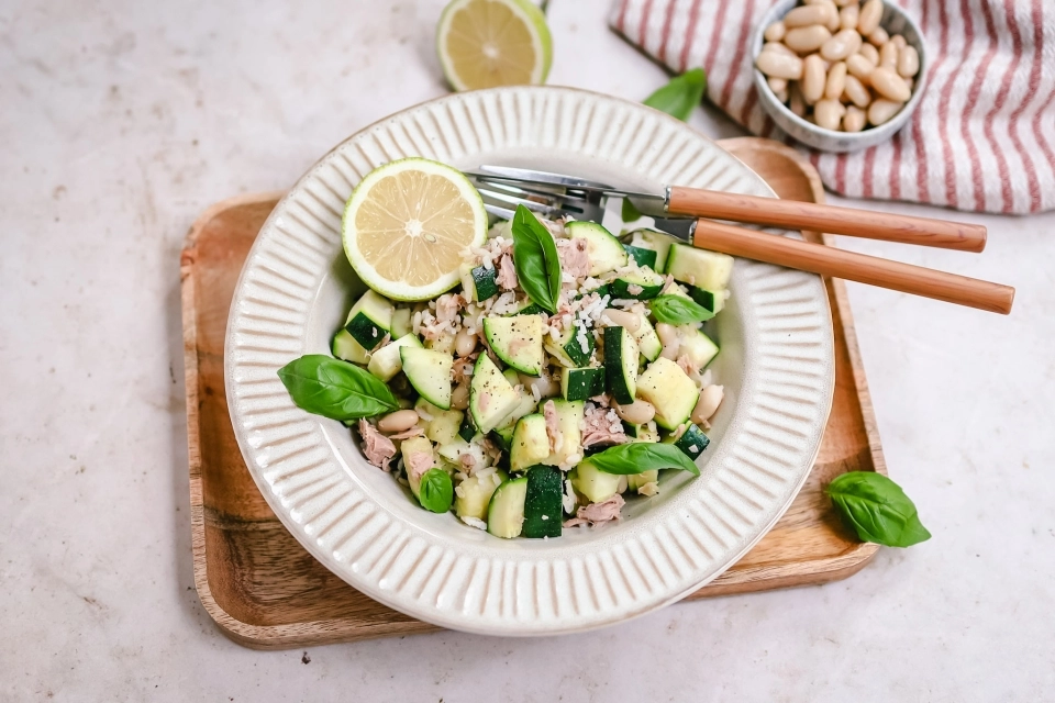 Zucchini and tuna rice dish