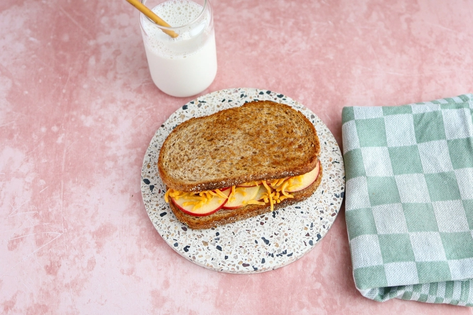 Apple & cheese sandwich