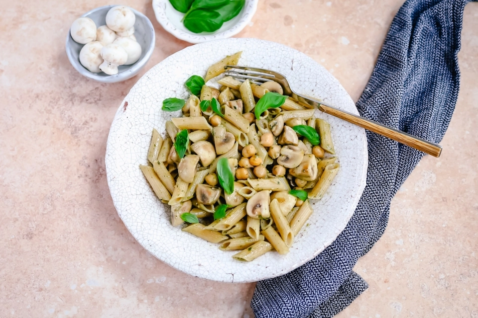 Penne with mushrooms & chickpeas