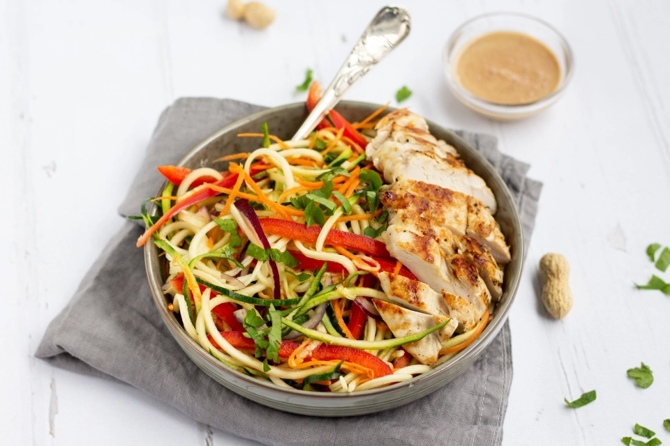 Thai salad with chicken 