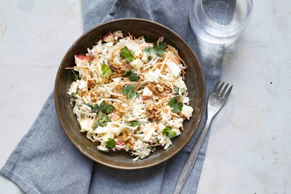 Salad with cabbage & raisins