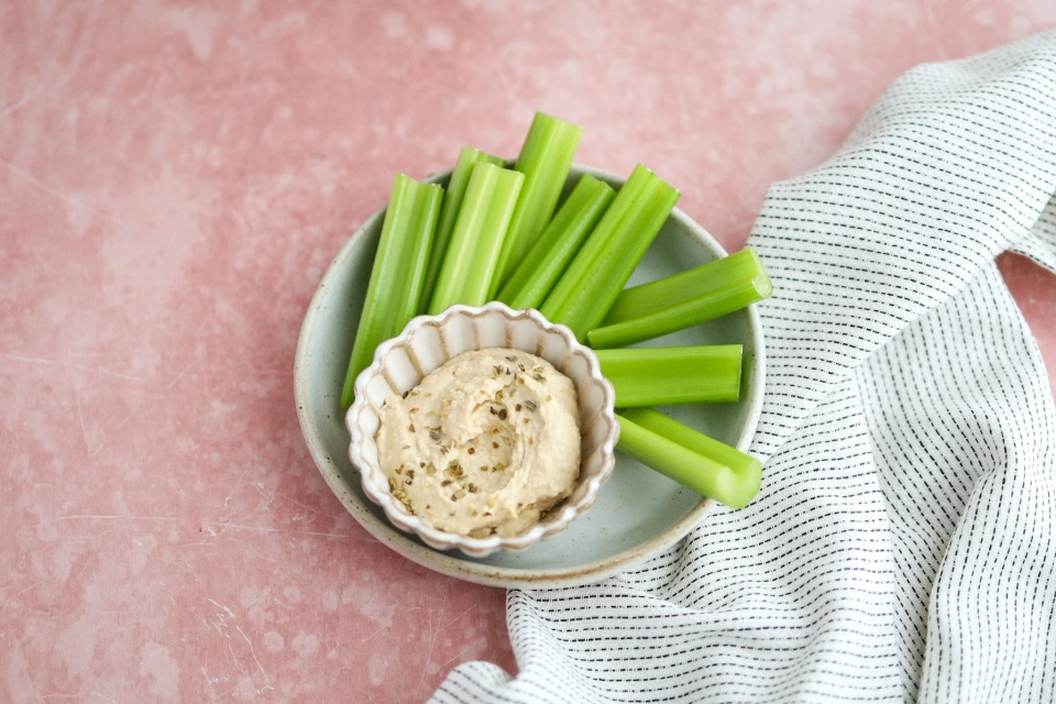 Celery with hummus 