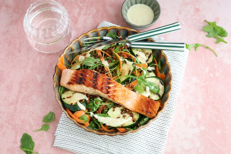 Lentil salad with grilled salmon
