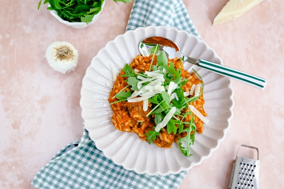 Orzo with roasted pepper-tomato sauce & meatballs