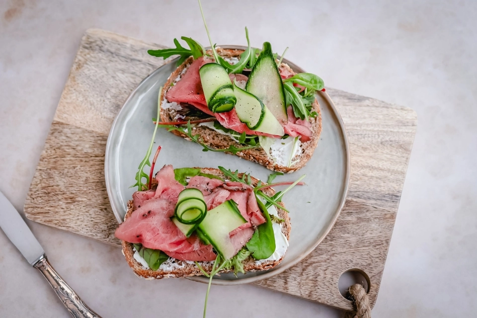 Sandwich with cream cheese, roast beef & cucumber