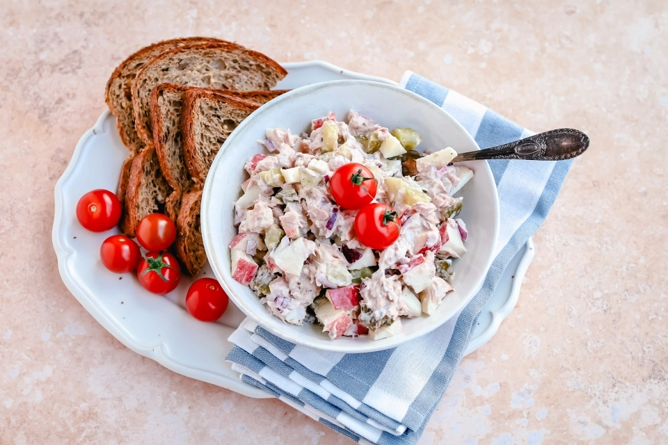 Tuna salad sandwich with pickles & apple