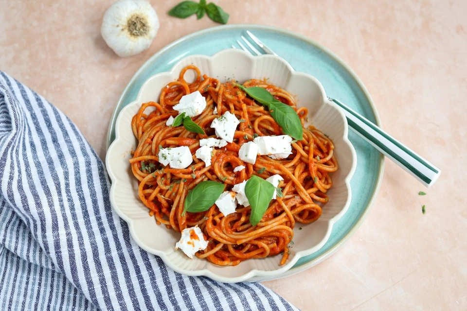 Spaghetti with grilled bell pepper sauce & goat cheese