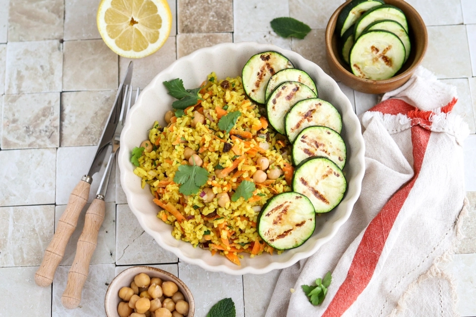 Rice salad with grilled zucchini