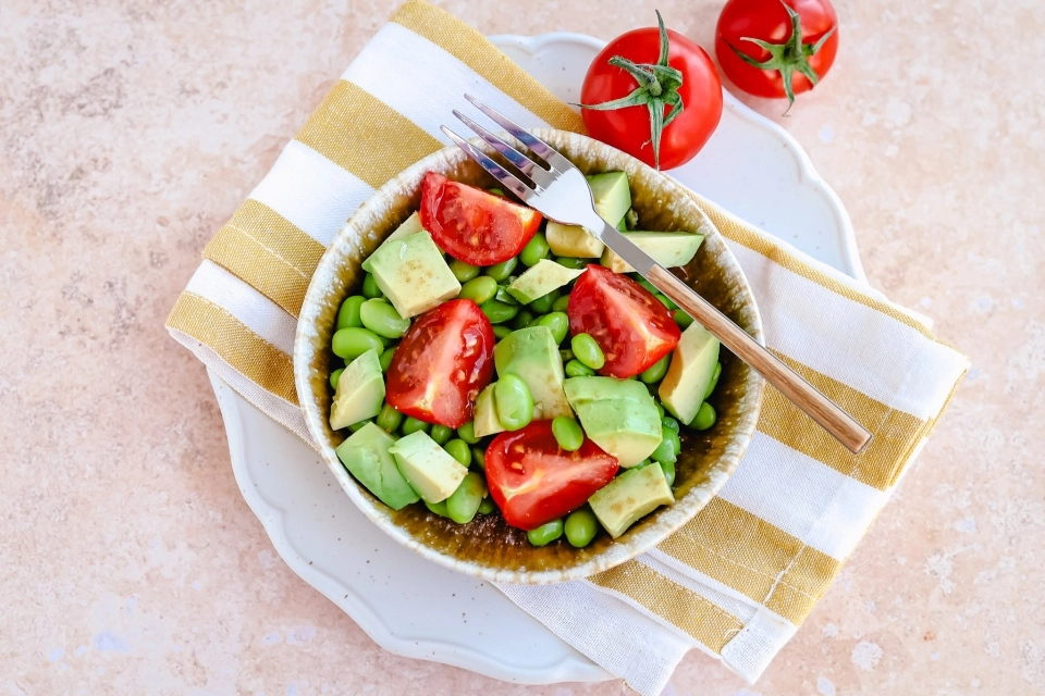 Edamame with avocado & tomato