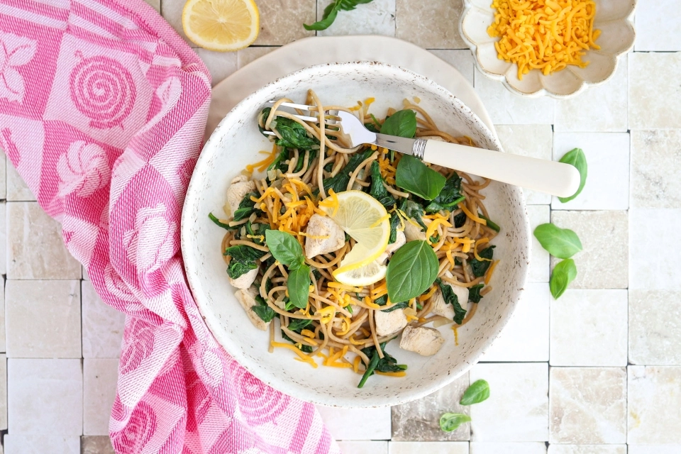 Lemon chicken spaghetti with spinach