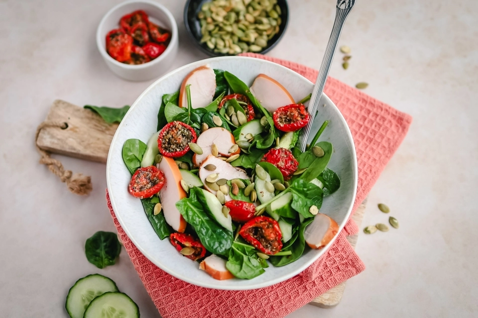 Grilled chicken salad with sun-dried tomatoes