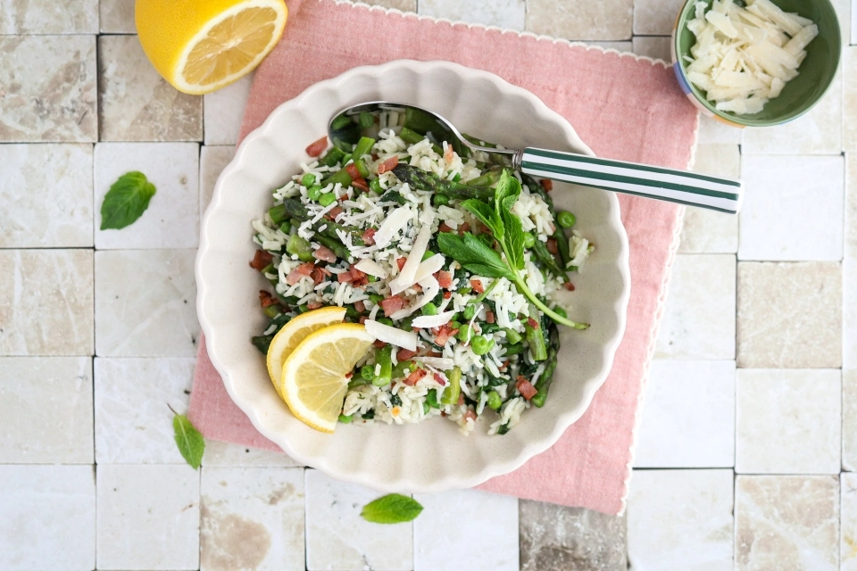 Asparagus risotto with bacon & peas