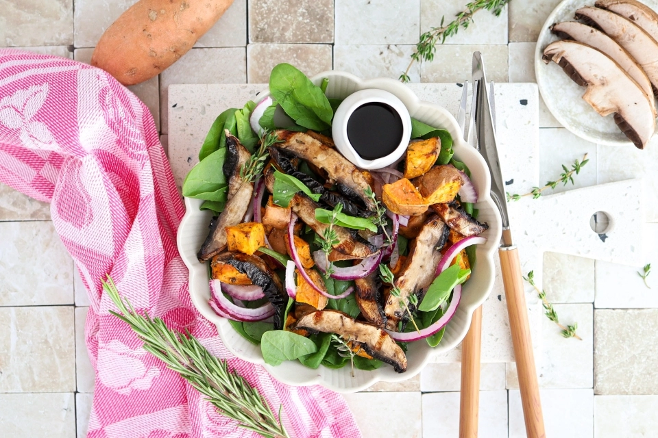 Sweet potato, portobello & spinach salad