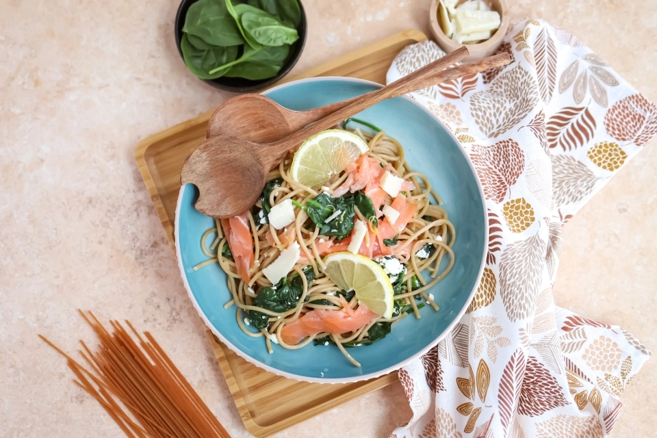 Creamy salmon & spinach spaghetti