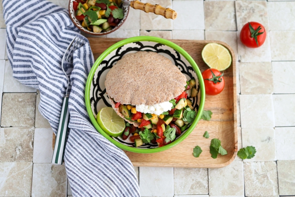 Kidney bean pita with creamy yogurt
